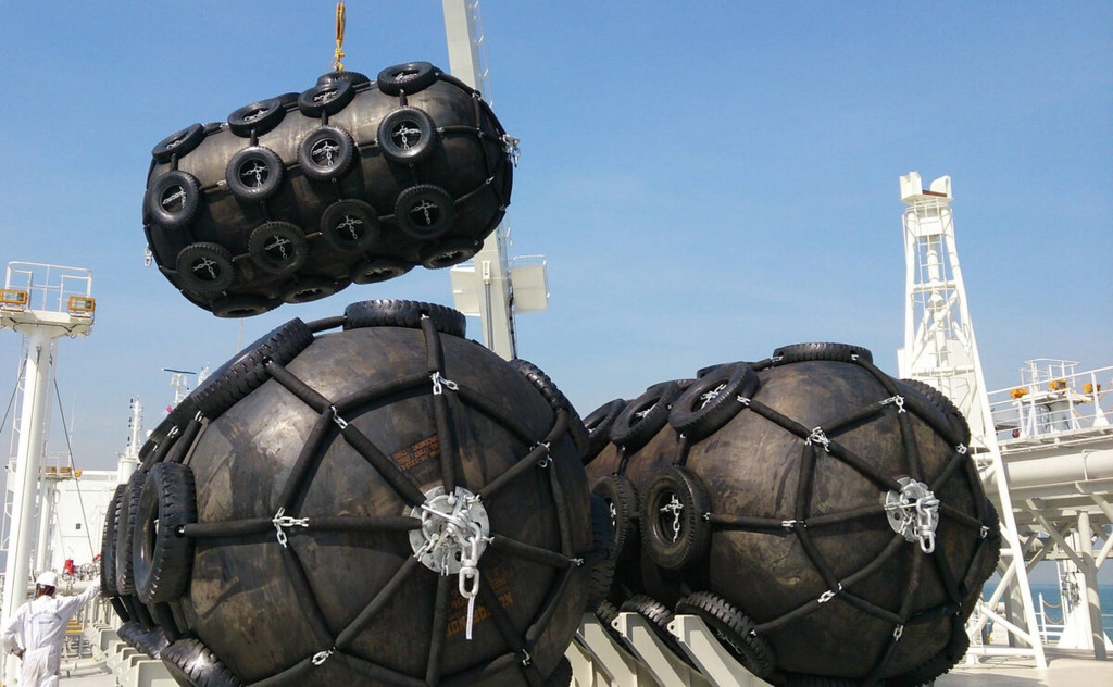 PALFINGER 1.2M DIA X 2.0M LENGTH PNEUMATIC FENDER WITH ROPES 